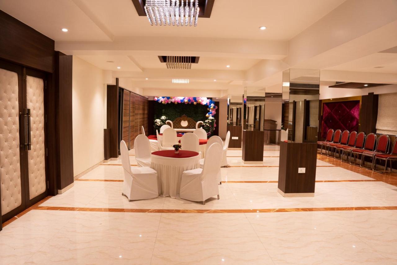 Gold Crest Business Hotel Navi Mumbai Exterior photo