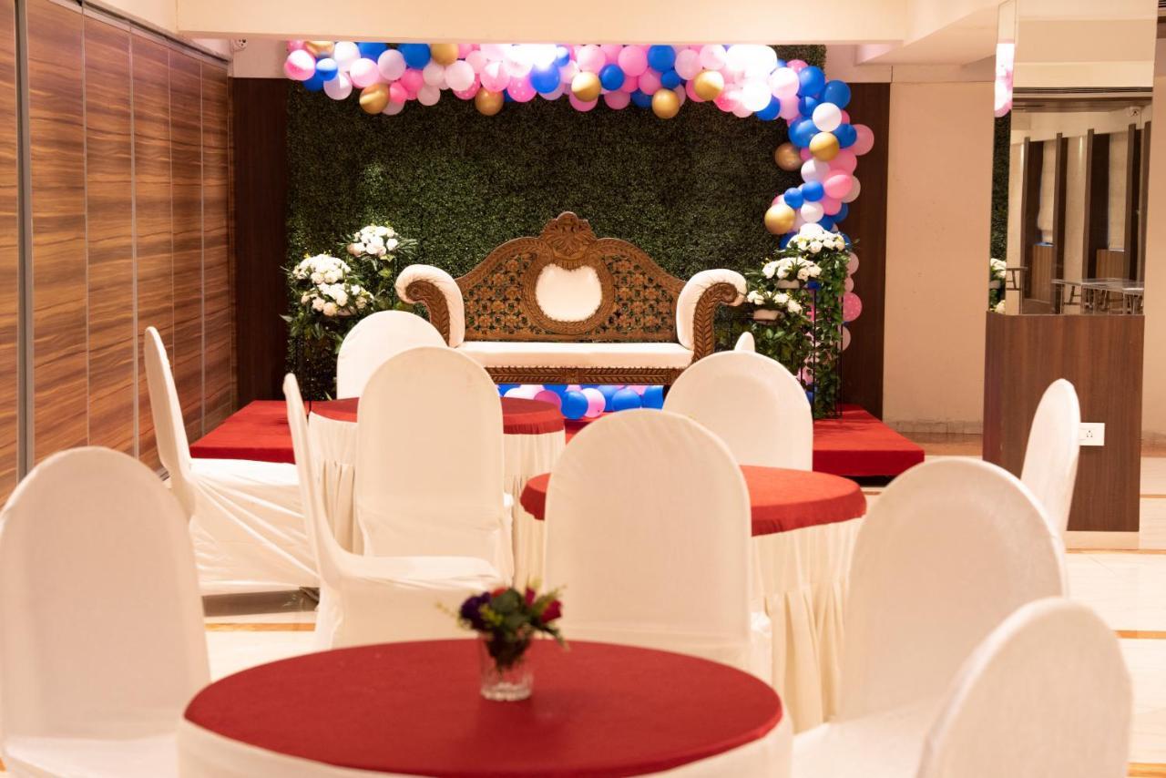 Gold Crest Business Hotel Navi Mumbai Exterior photo